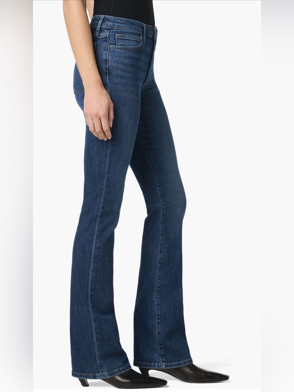 Joe's Jeans Curvy Bootcut in Dark Wash. Size 29